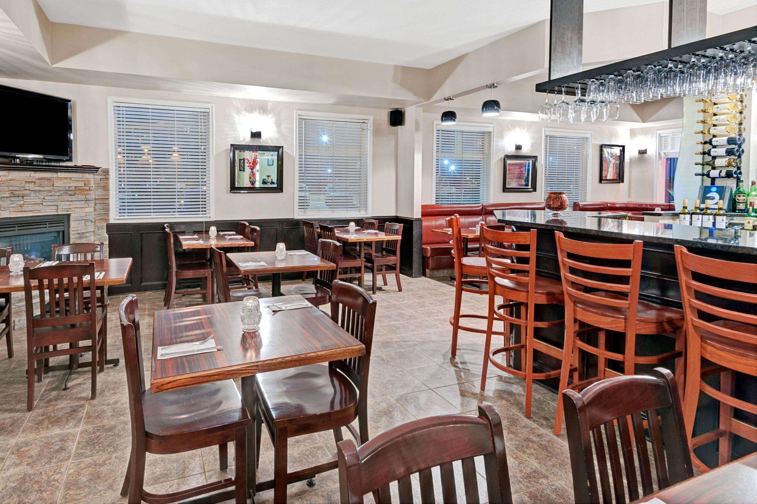 Quality Inn & Suites Edmonton International Airport Leduc Buitenkant foto