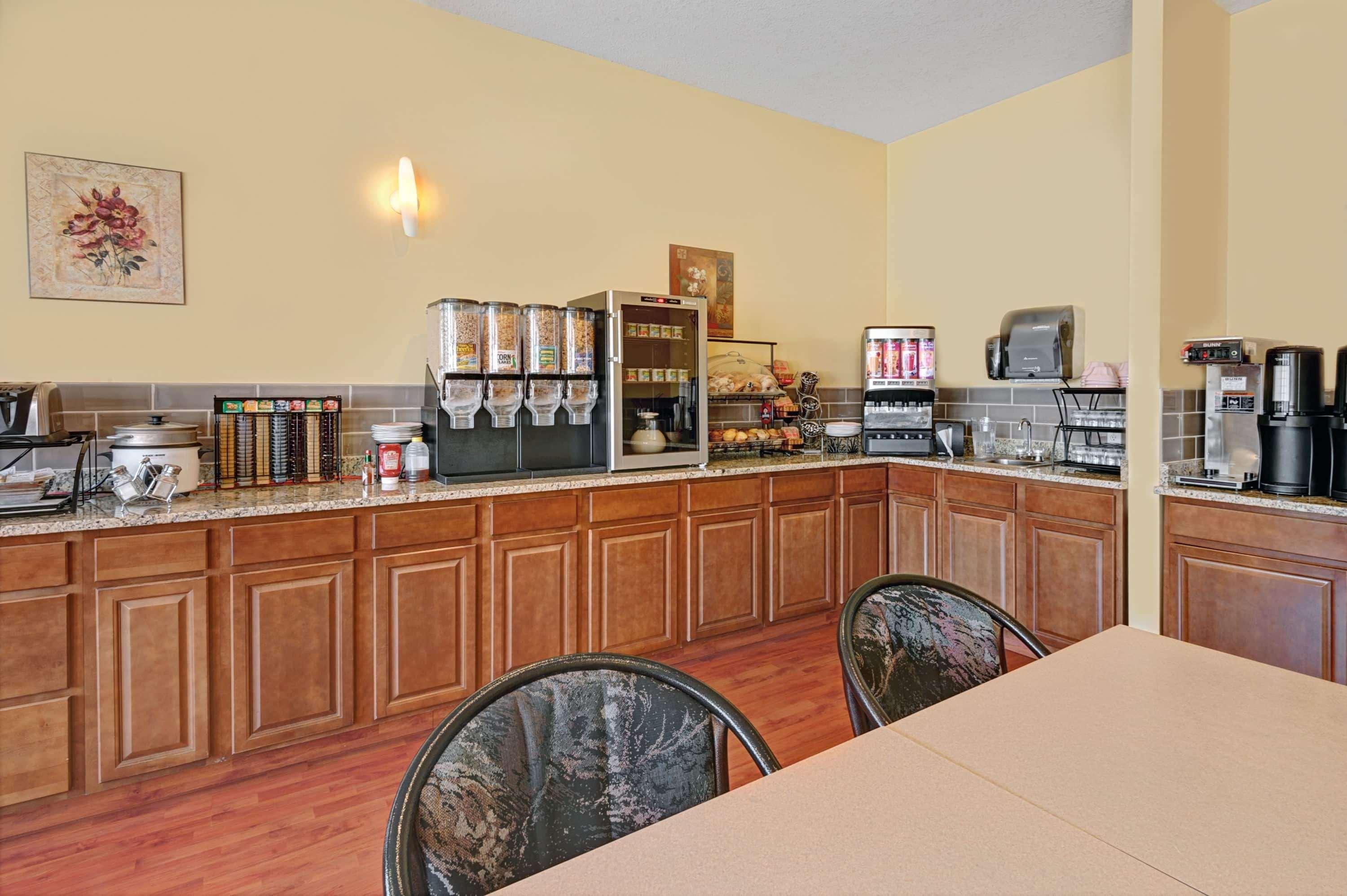 Quality Inn & Suites Edmonton International Airport Leduc Buitenkant foto