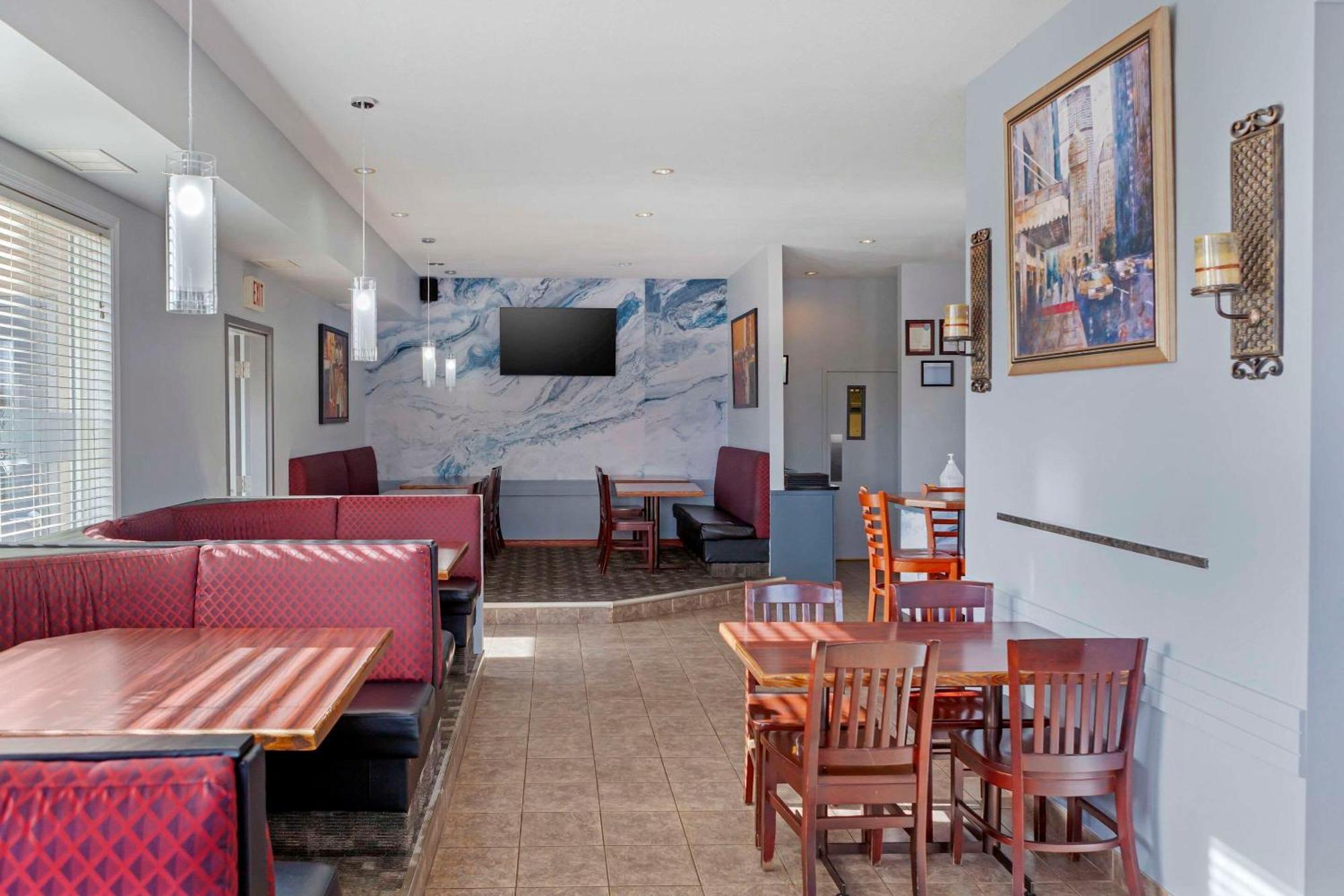 Quality Inn & Suites Edmonton International Airport Leduc Buitenkant foto