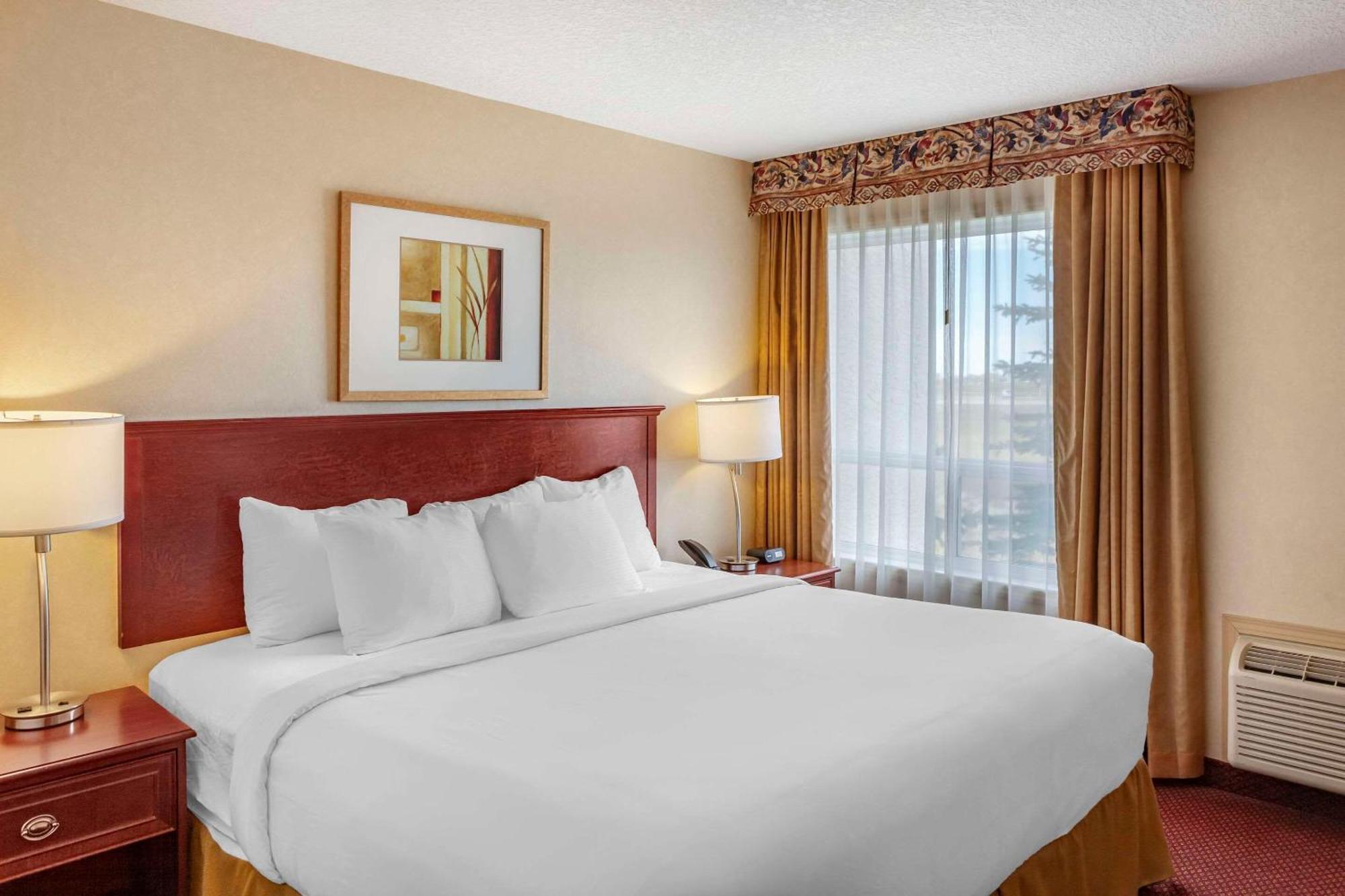 Quality Inn & Suites Edmonton International Airport Leduc Buitenkant foto