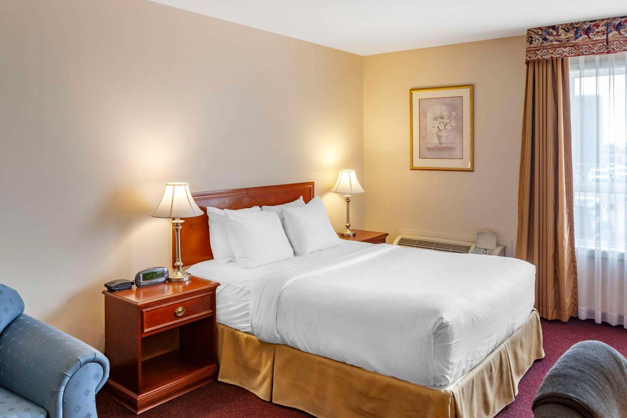 Quality Inn & Suites Edmonton International Airport Leduc Buitenkant foto