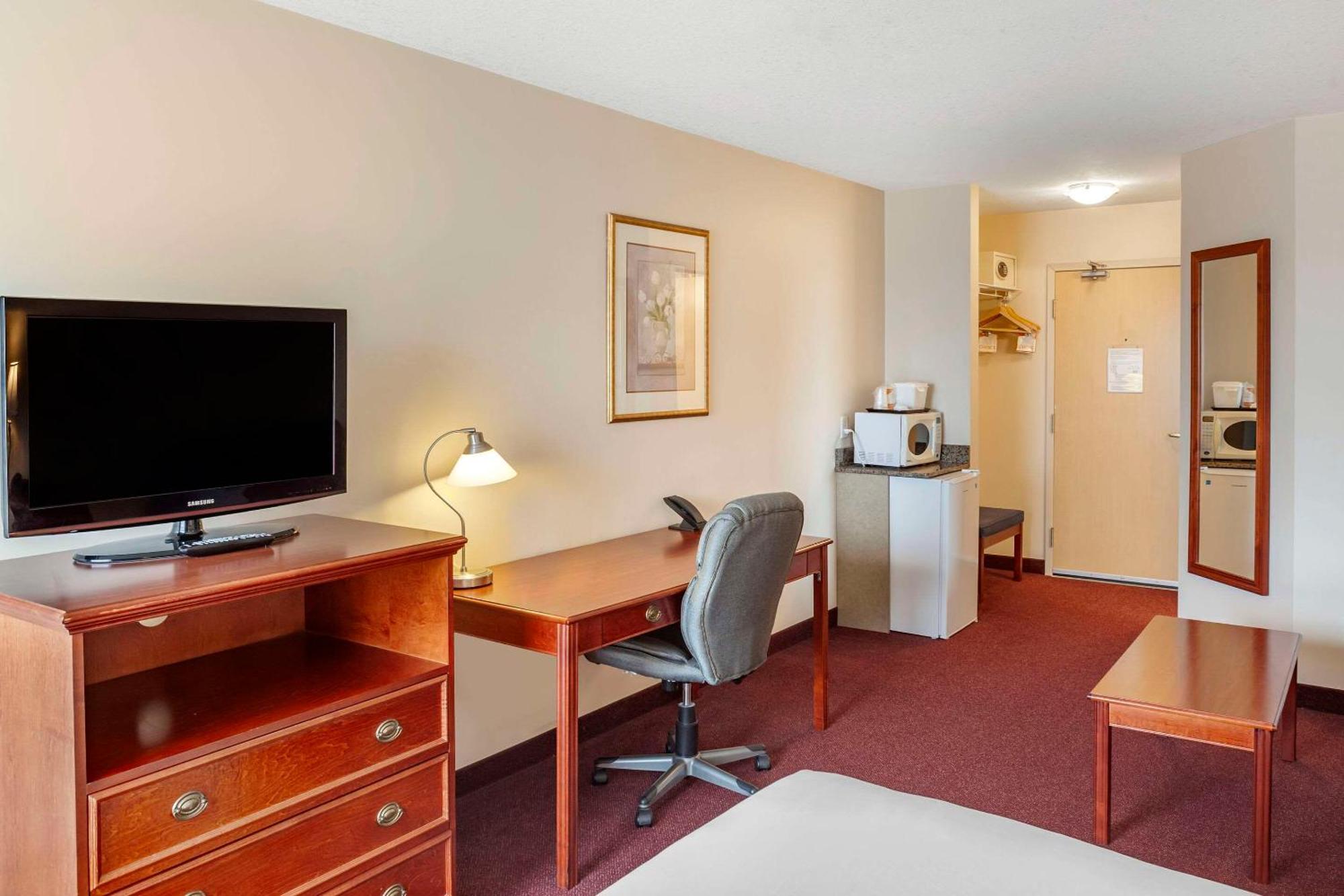 Quality Inn & Suites Edmonton International Airport Leduc Buitenkant foto