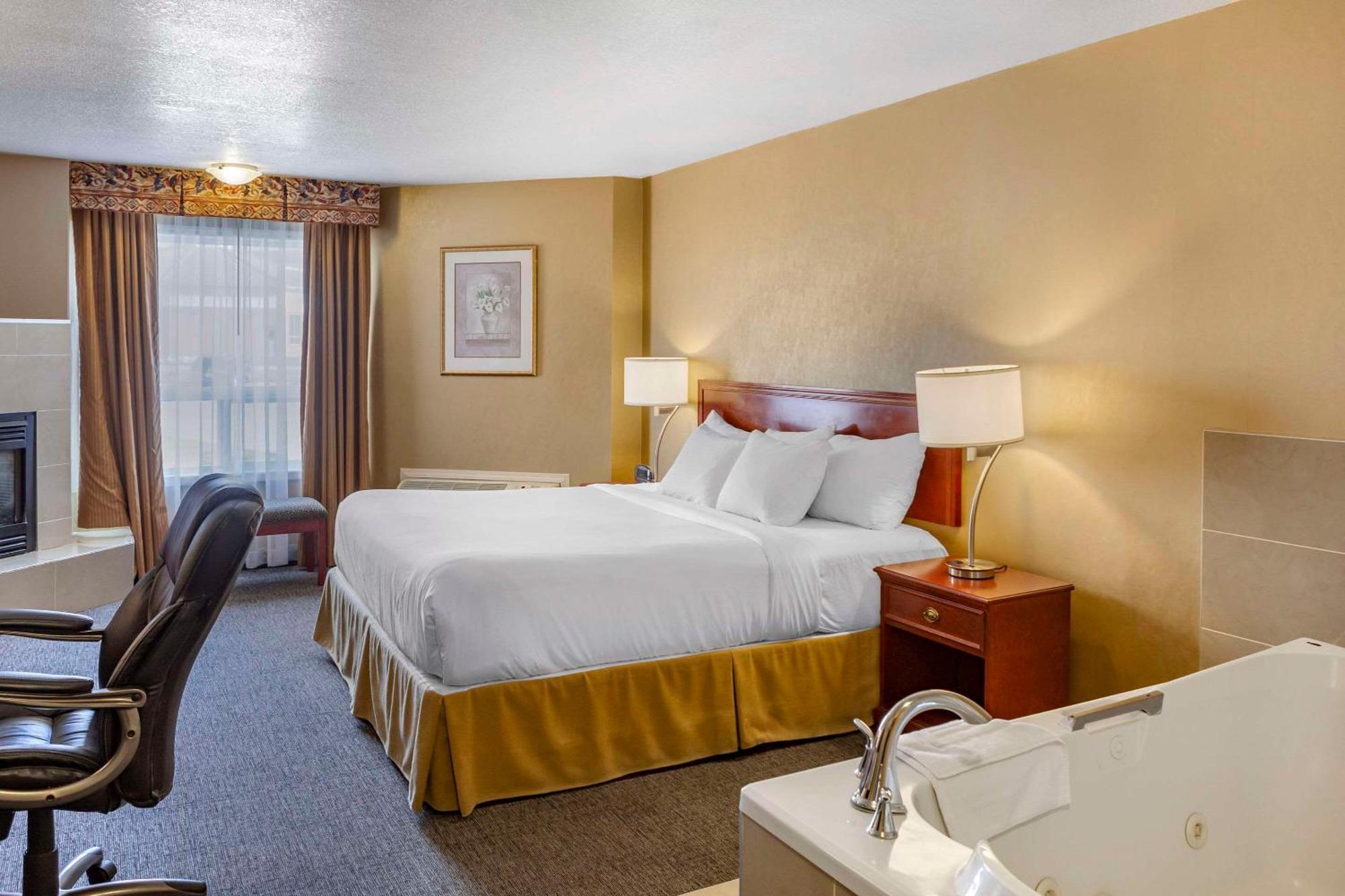 Quality Inn & Suites Edmonton International Airport Leduc Buitenkant foto