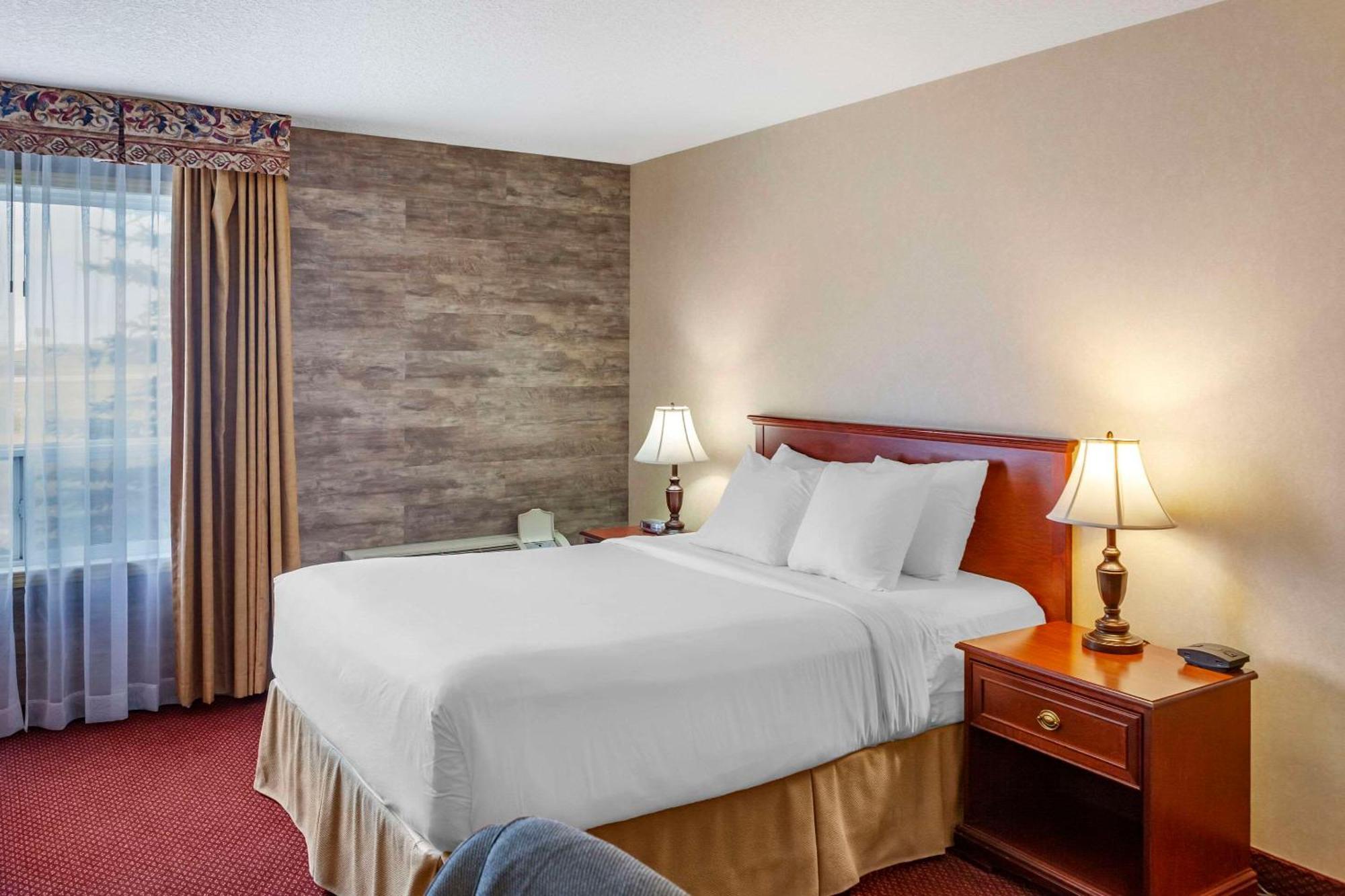 Quality Inn & Suites Edmonton International Airport Leduc Buitenkant foto
