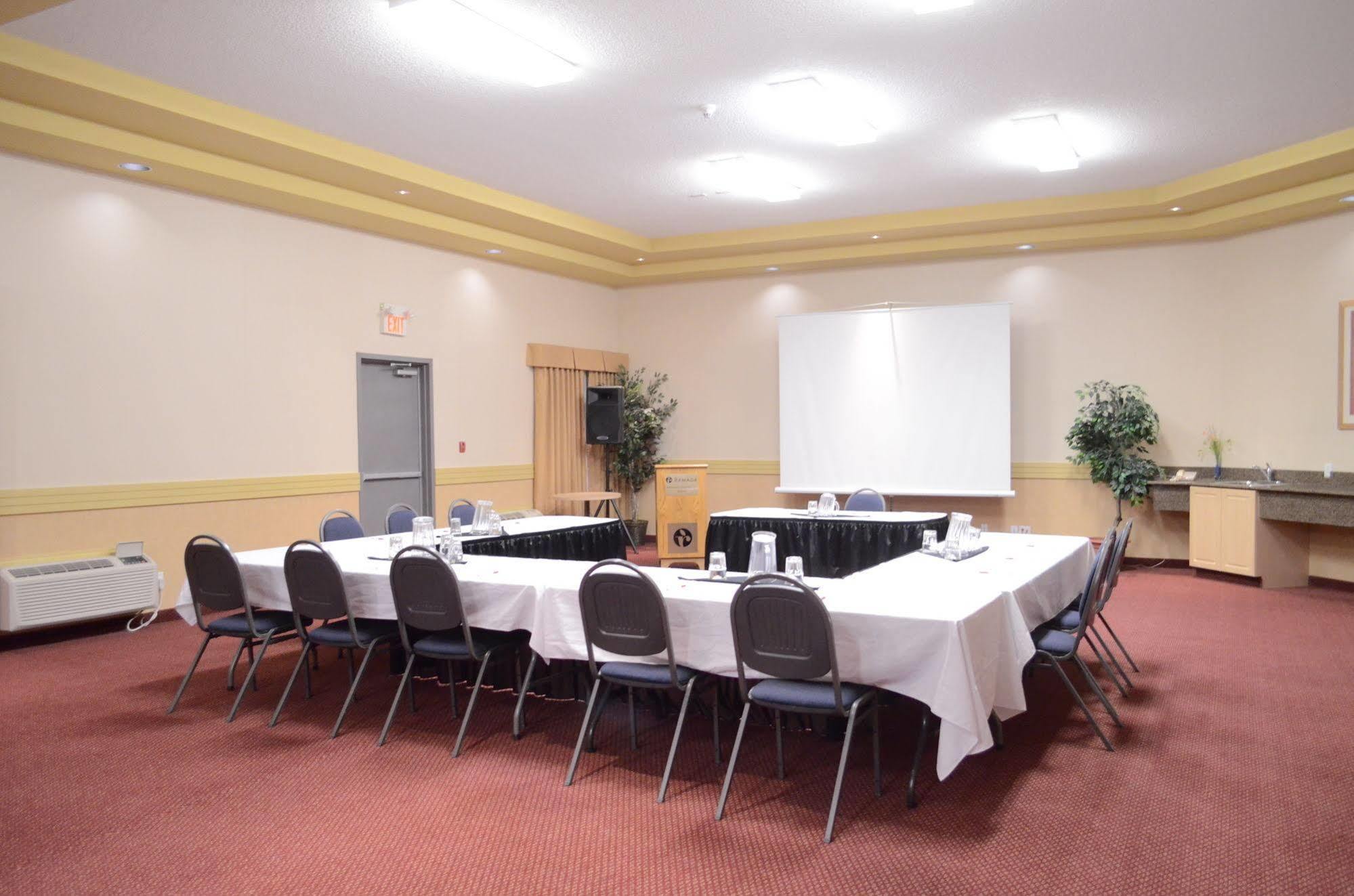 Quality Inn & Suites Edmonton International Airport Leduc Buitenkant foto