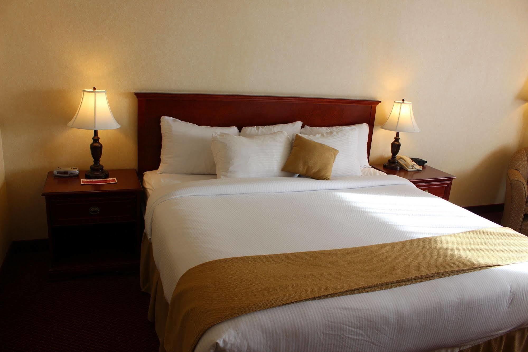 Quality Inn & Suites Edmonton International Airport Leduc Buitenkant foto